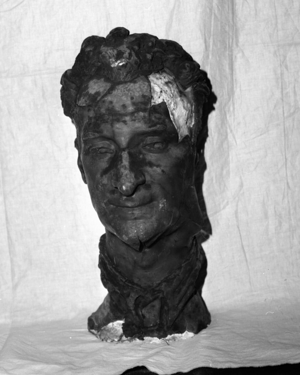 L'Architetto Michelucci (scultura, opera isolata) di Griselli Italo Orlando (sec. XX)