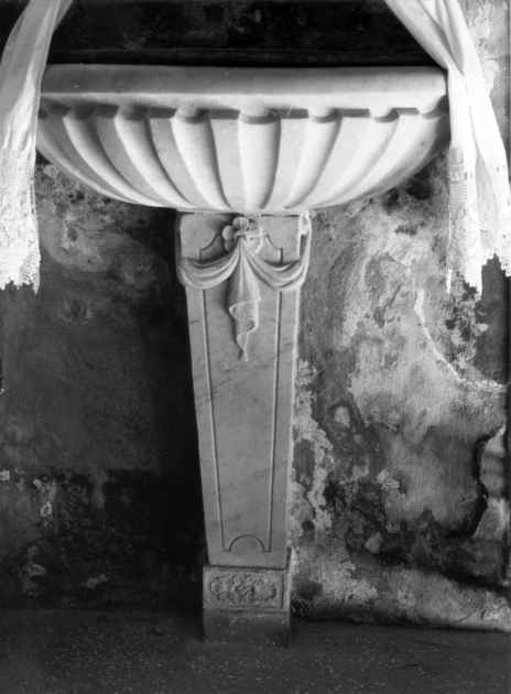fonte battesimale - ambito apuano (fine/inizio secc. XIX/ XX)