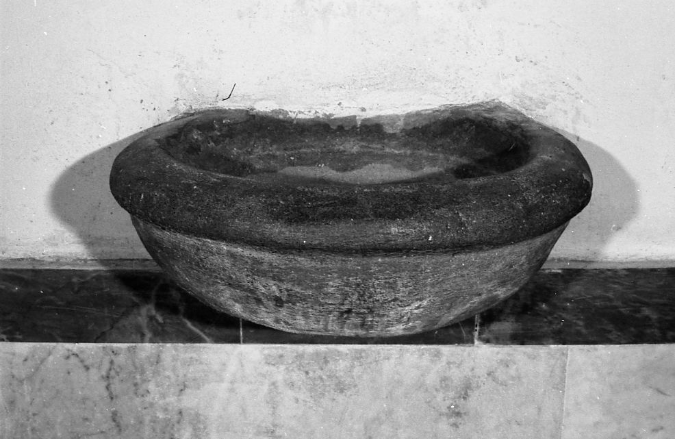 acquasantiera da parete - bottega livornese (sec. XIX)