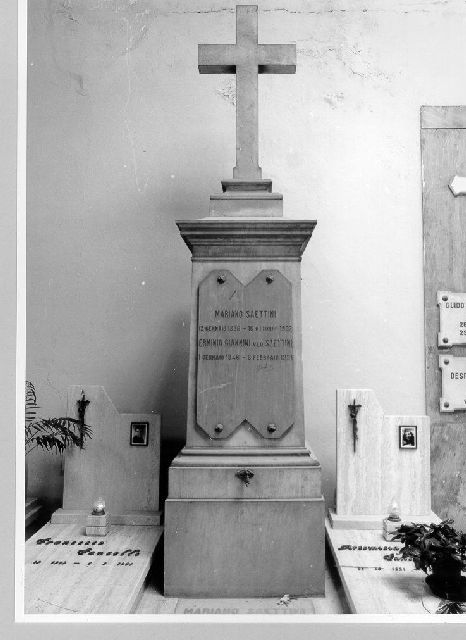 monumento funebre - bottega toscana (secondo quarto sec. XX)