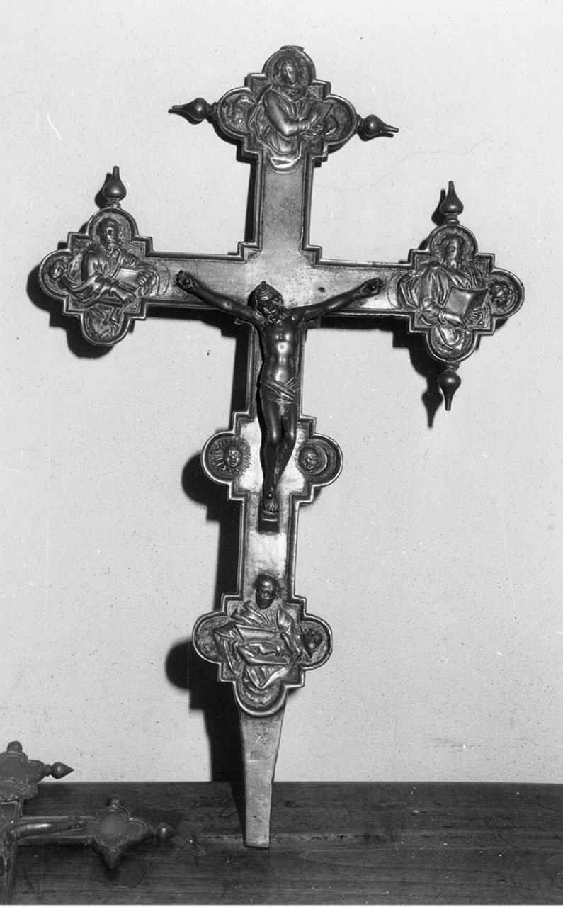 croce processionale - bottega toscana (fine/inizio secc. XVI/ XVII)