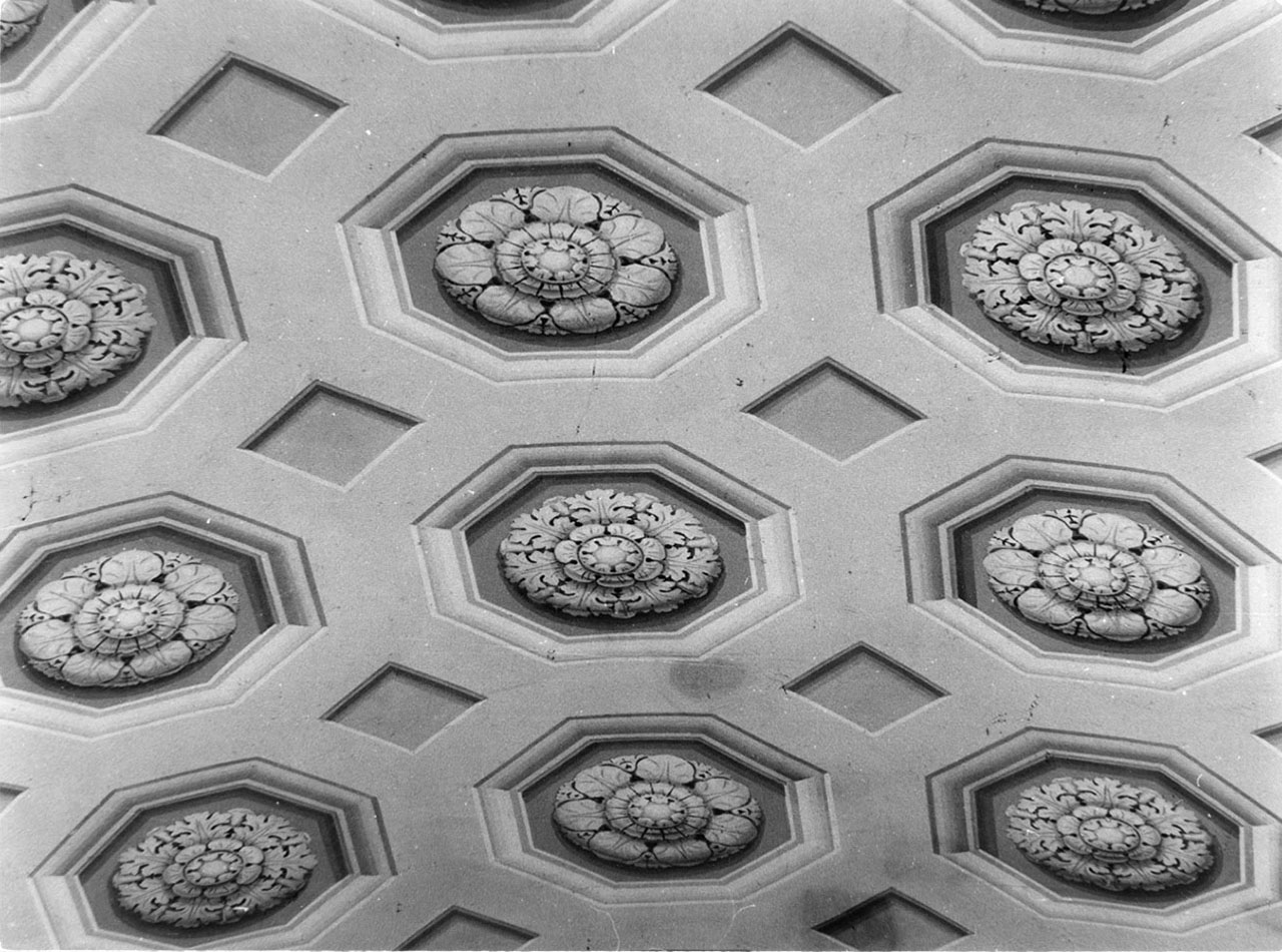MOTIVI DECORATIVI A CASSETTONI CON ROSETTE (soffitto dipinto) - bottega toscana (sec. XIX)