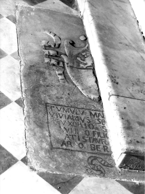 lastra tombale - bottega italiana (secc. XIV/ XV)