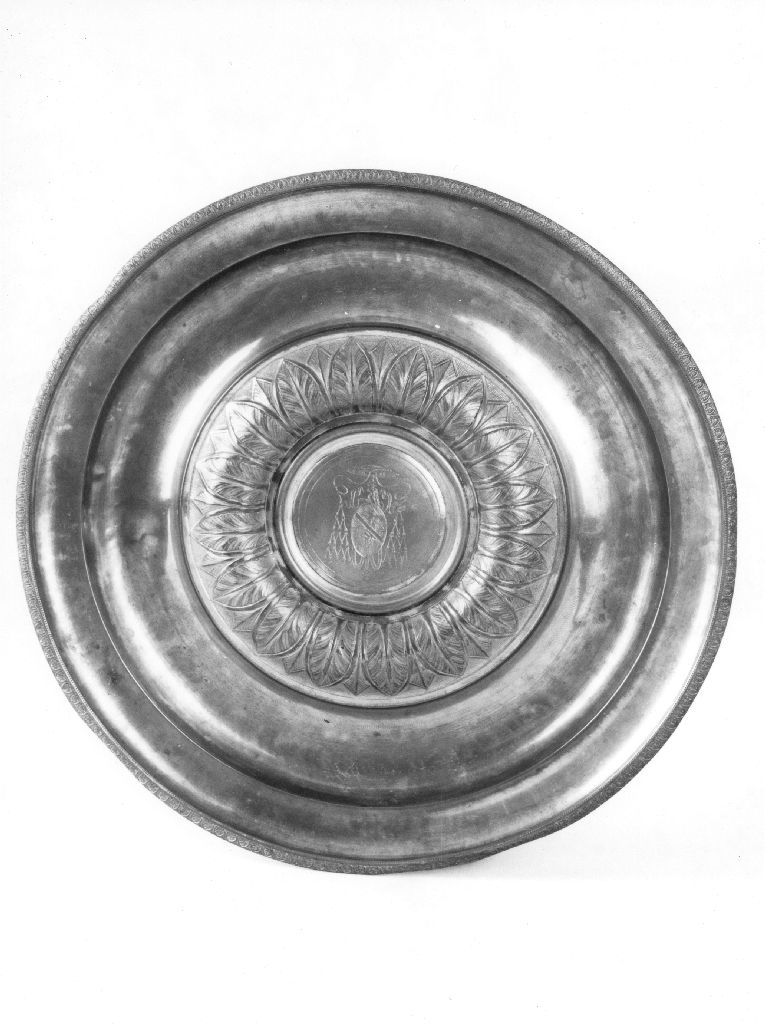 bacile, opera isolata - bottega italiana (metà sec. XIX)