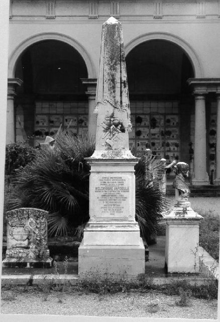 monumento funebre - ambito toscano (prima metà sec. XX)