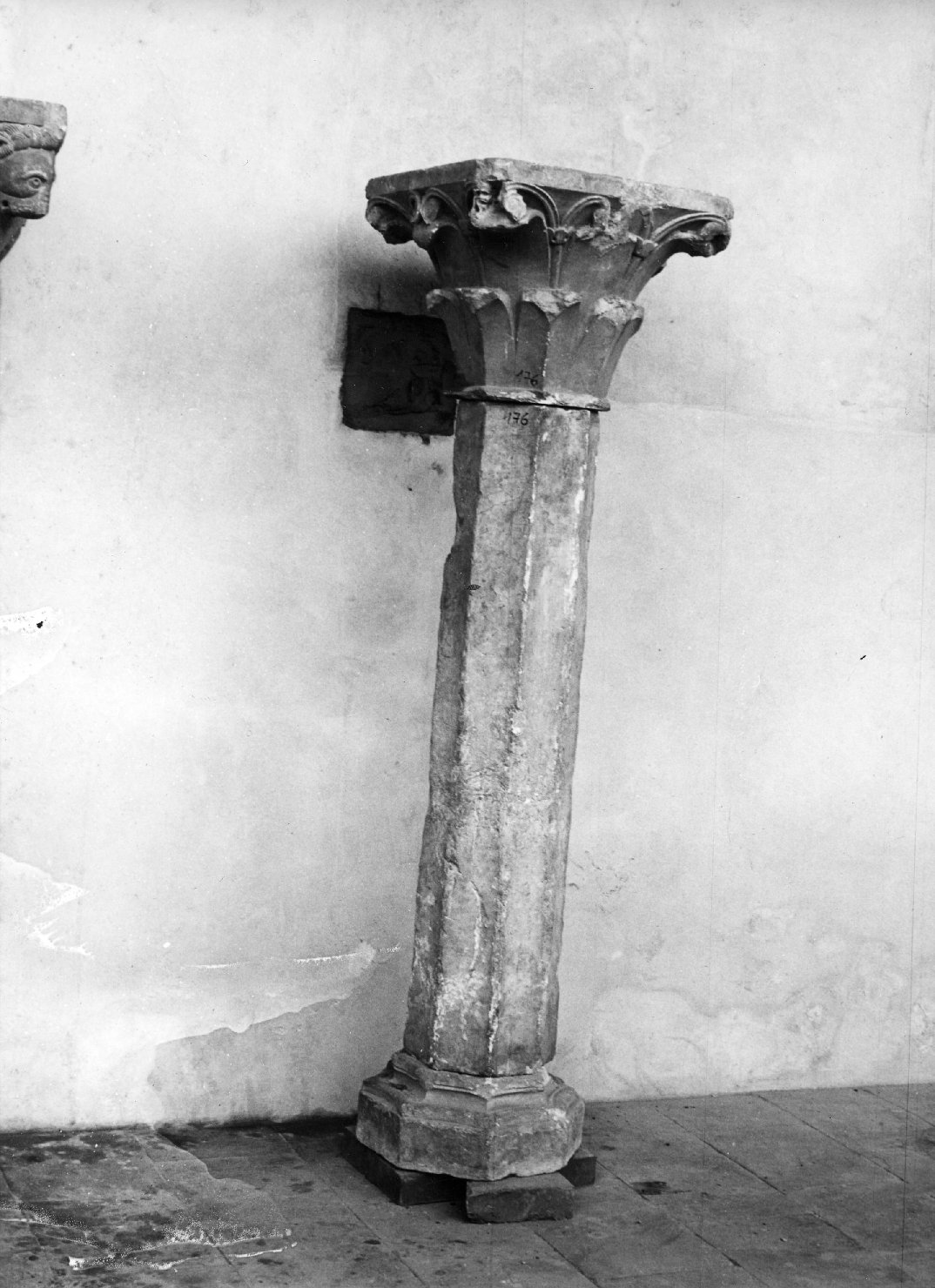 pilastro - ambito lucchese (sec. XII)