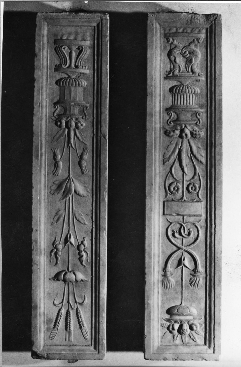 pilastrino - ambito lucchese (sec. XVI)