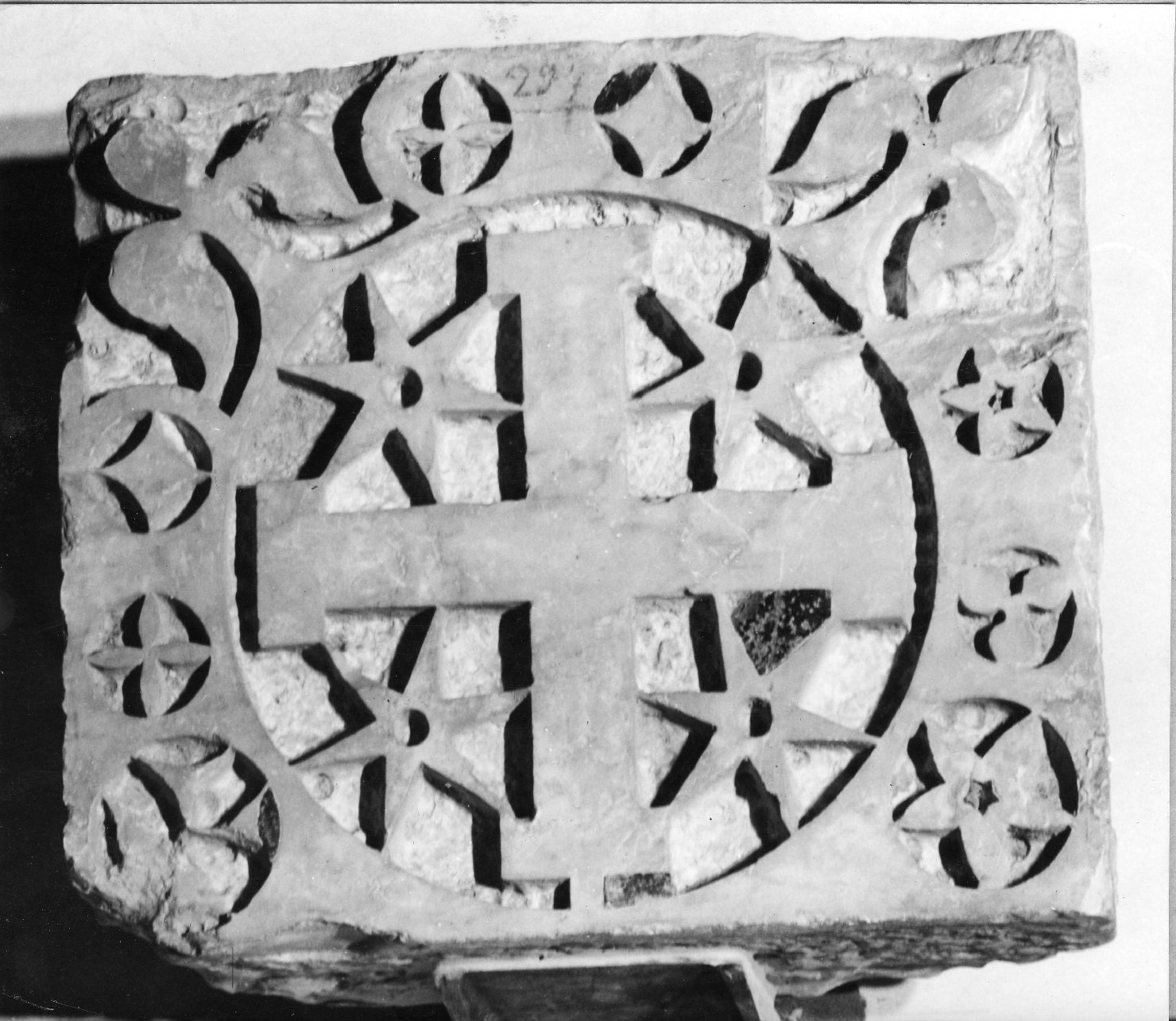 decorazione a intarsio, frammento - ambito lucchese (sec. XIII)