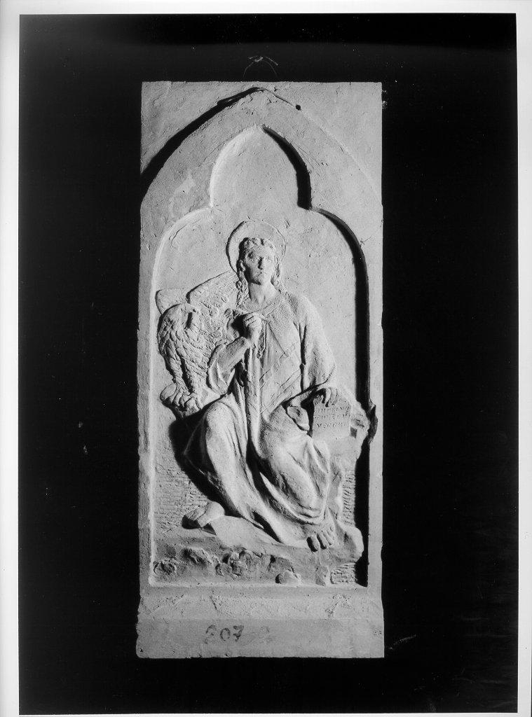 San Giovanni Evangelista (rilievo) - bottega italiana (fine/inizio secc. XIX/ XX)