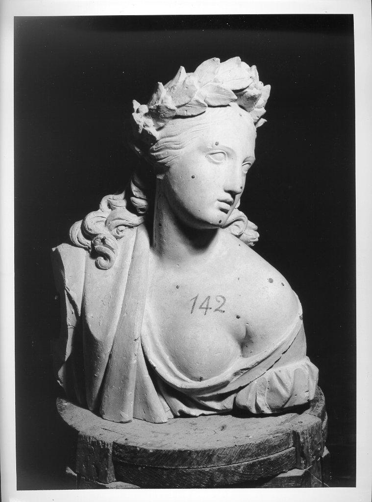 busto femminile (busto, opera isolata) - bottega italiana (fine/inizio secc. XIX/ XX)
