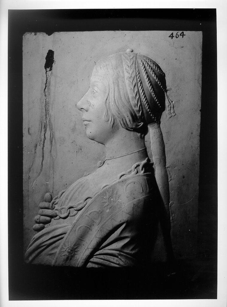 ritratto di donna (rilievo, opera isolata) - bottega italiana (metà sec. XX)