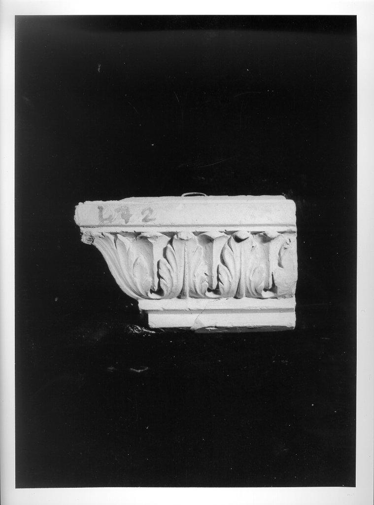 mensola architettonica, elemento d'insieme - bottega italiana (prima metà sec. XX)