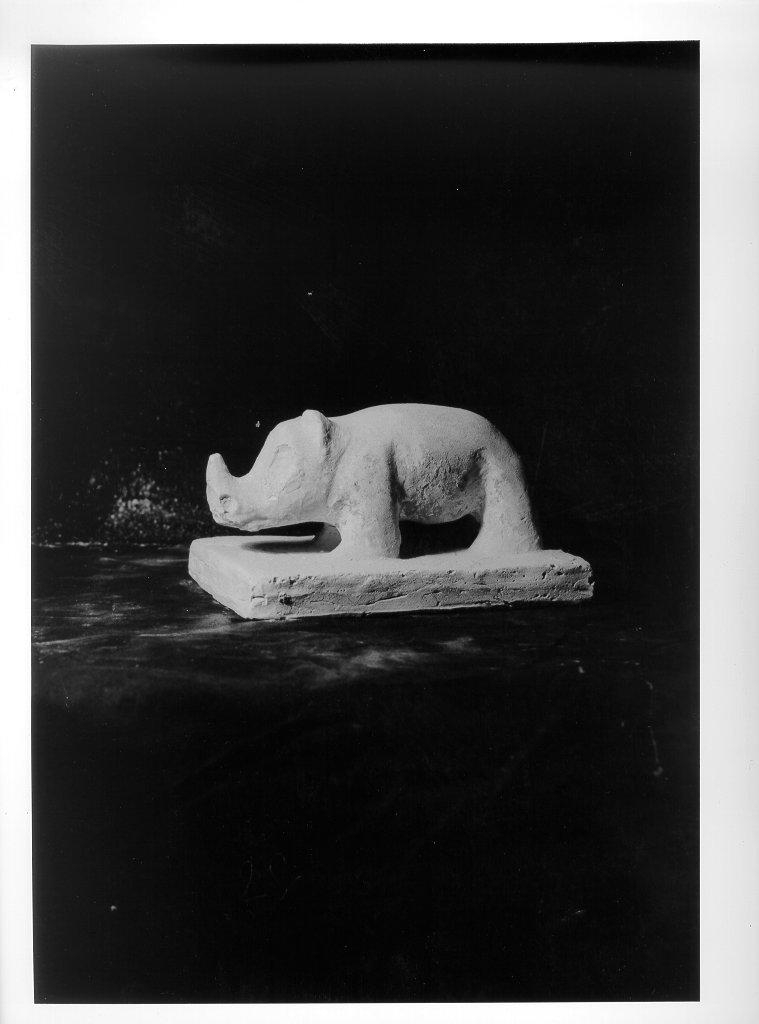 rinoceronte (statua, opera isolata) - bottega italiana (metà sec. XX)