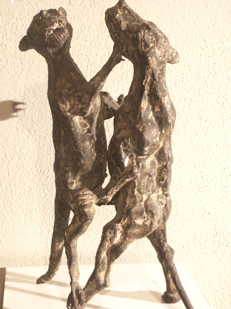 Rissa (cane e gatto), Cane e gatto (statua) di Fabbri Agenore (sec. XX)