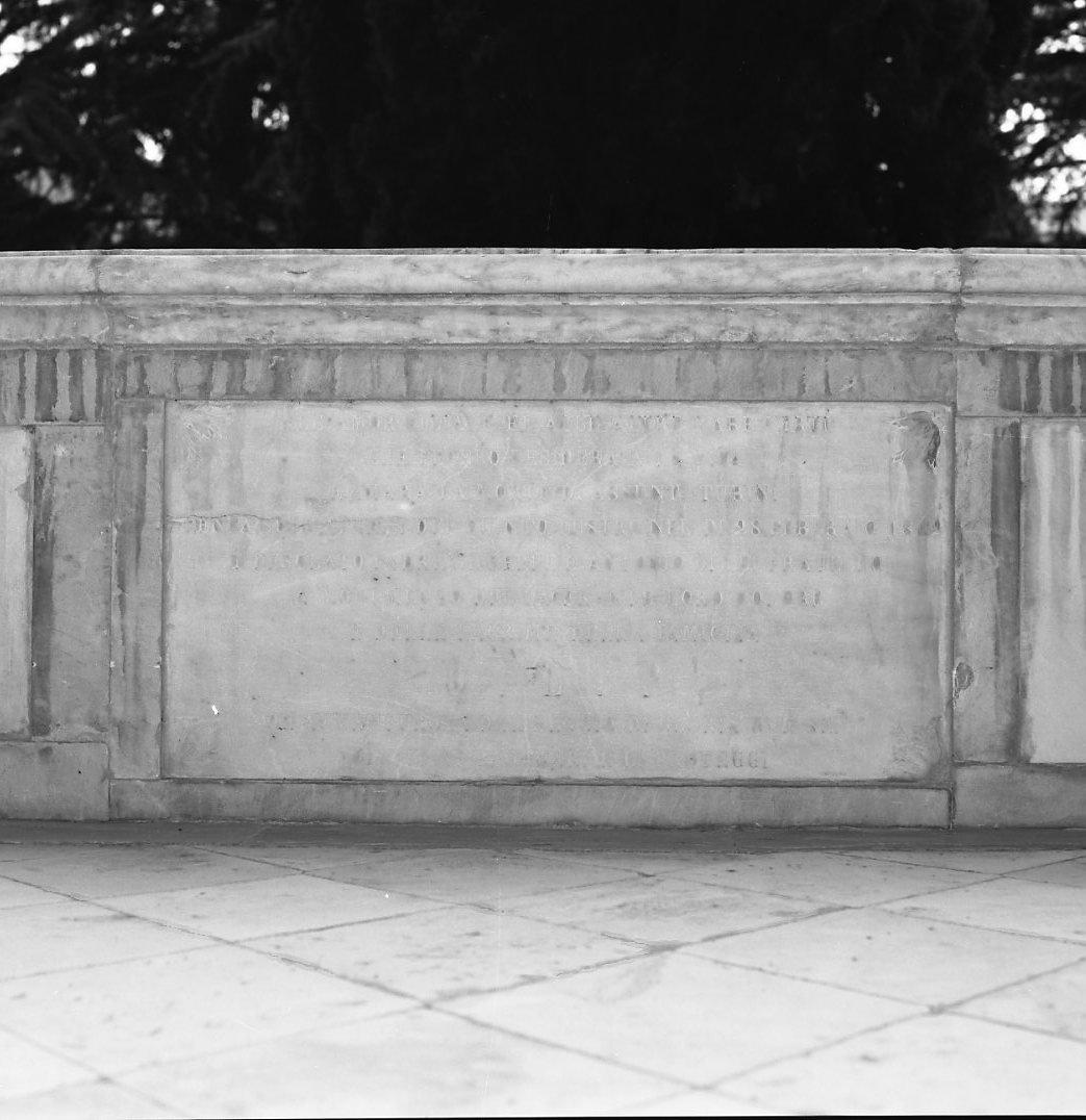 lapide tombale - bottega pisana (sec. XIX)