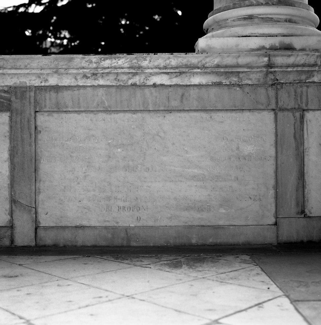 lapide tombale - bottega pisana (sec. XIX)