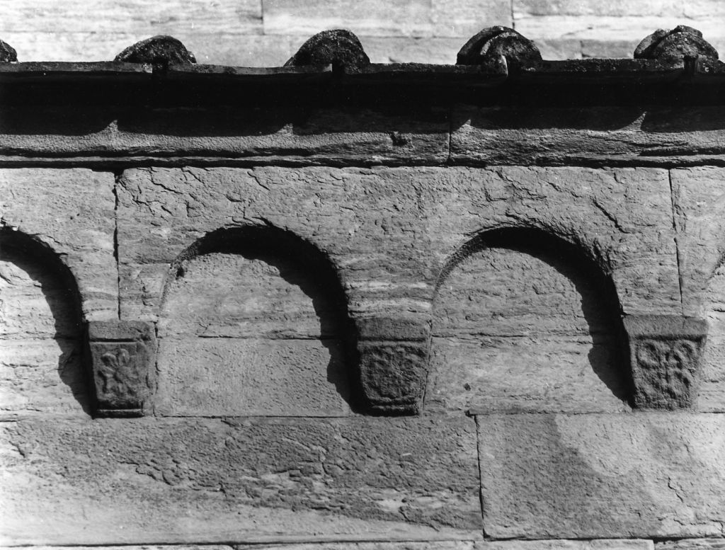 decorazione plastica - bottega apuana (sec. XII)