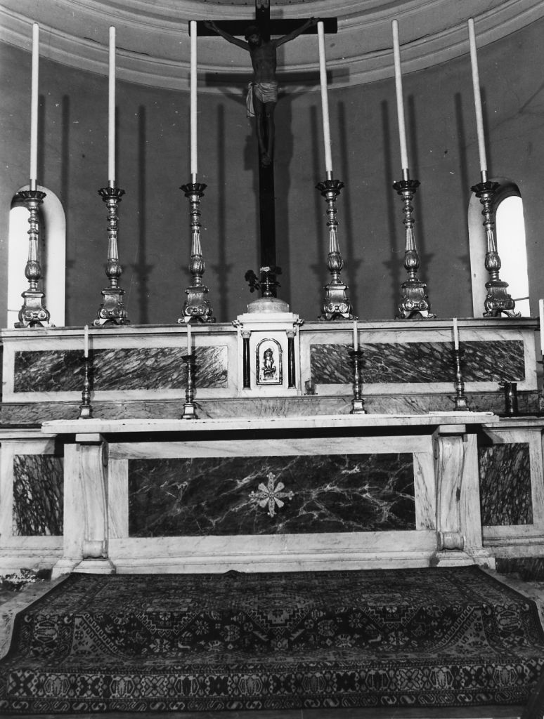 altare maggiore - bottega apuana (sec. XIX)