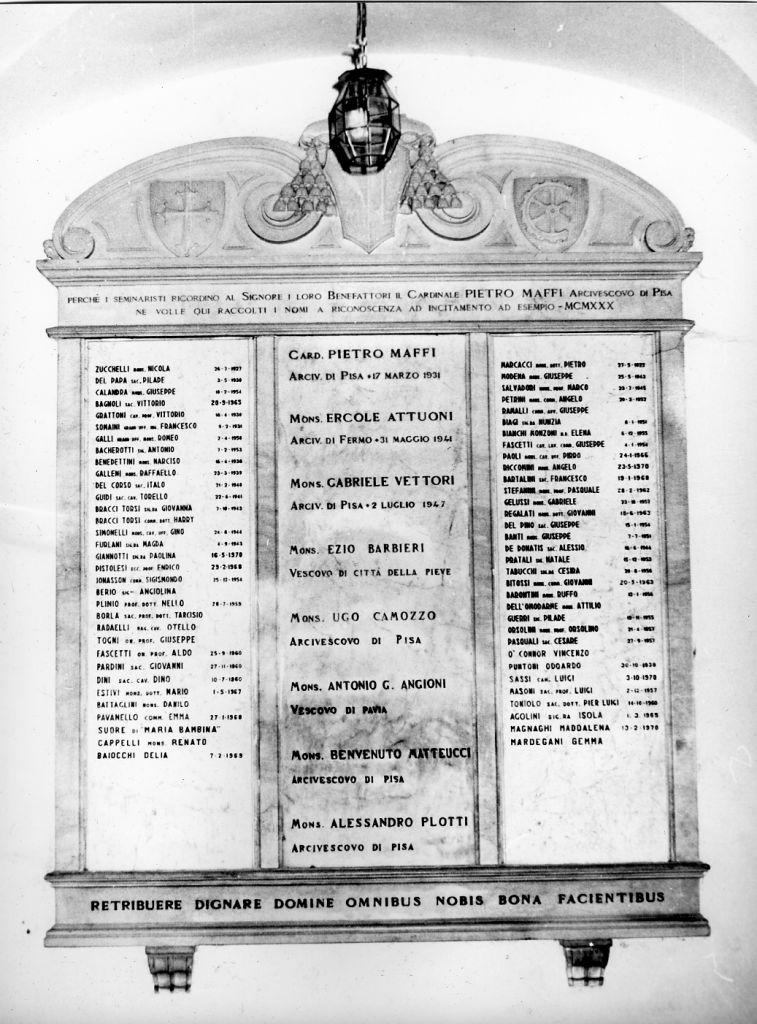 lapide commemorativa - bottega pisana (secondo quarto sec. XX)