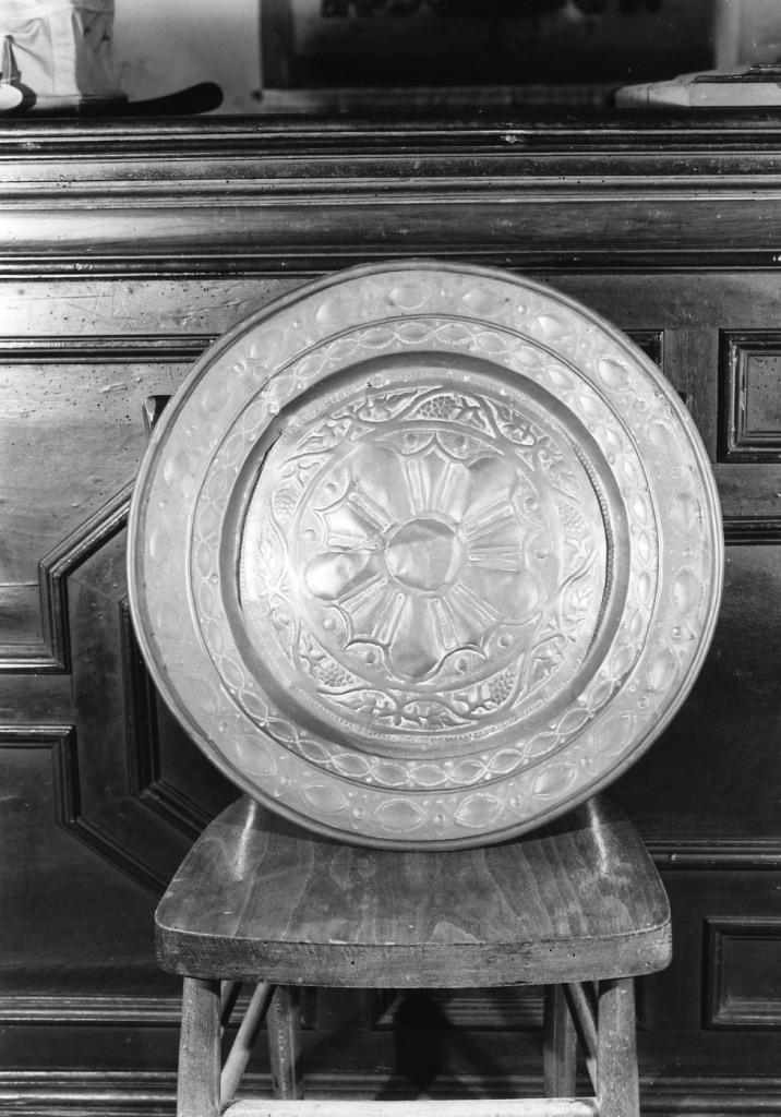piatto per elemosine - bottega italiana (sec. XVII)