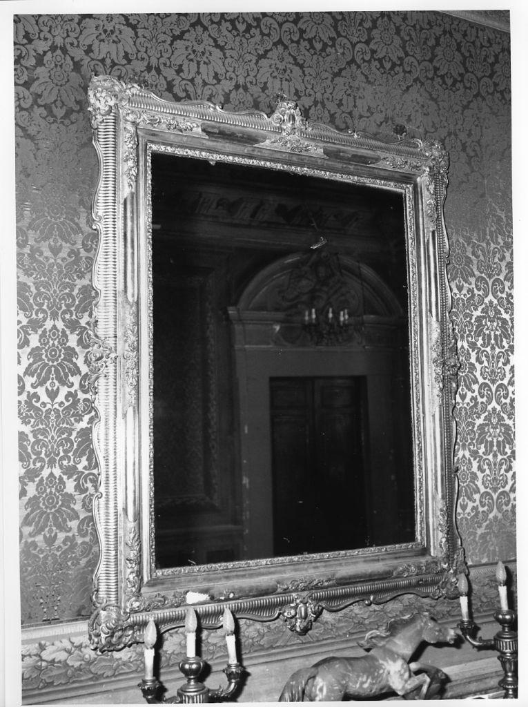 specchio - bottega italiana (fine/inizio secc. XVIII/ XIX)