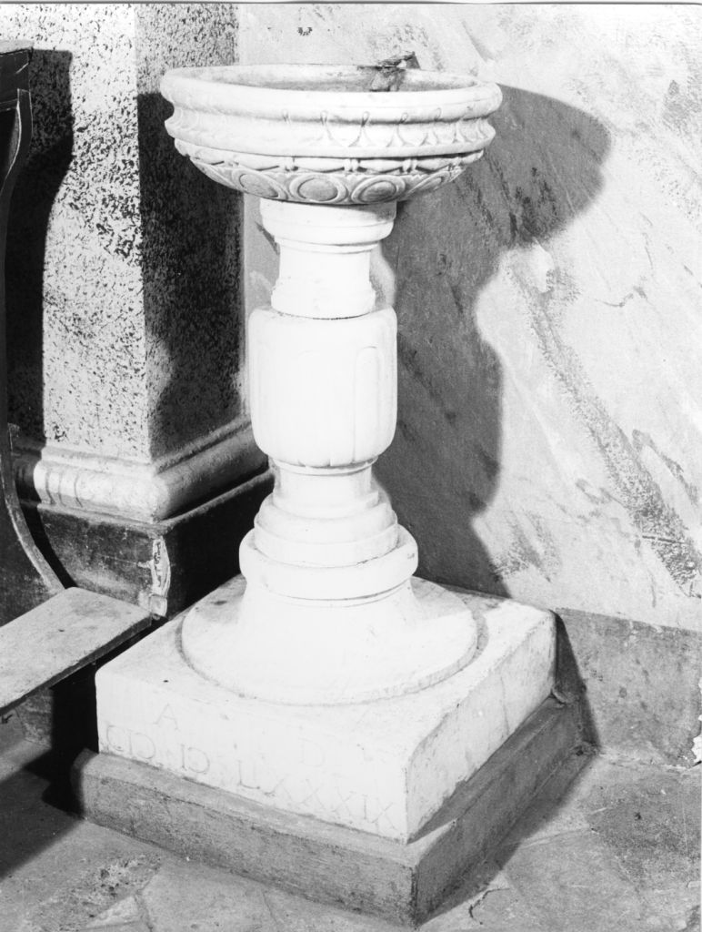 acquasantiera - a fusto - bottega italiana (sec. XVI)