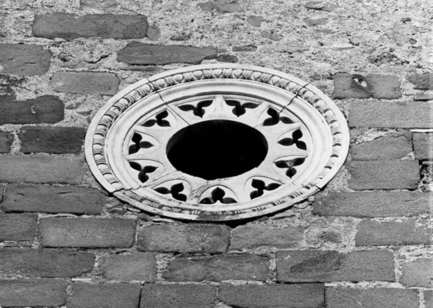 rosone - bottega apuo-versiliese (sec. XVI)