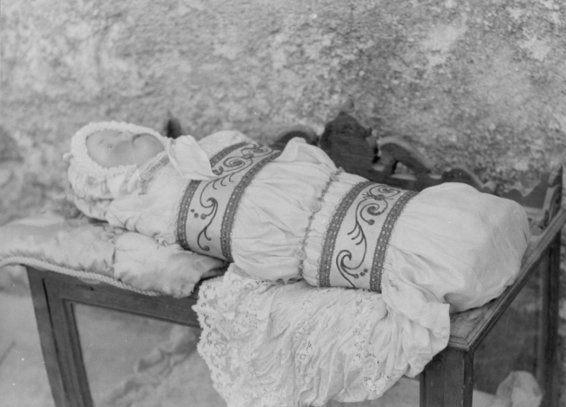 Gesù Bambino (statuetta) - bottega toscana (sec. XIX)