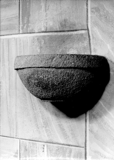 acquasantiera da parete - bottega toscana (sec. XIX)