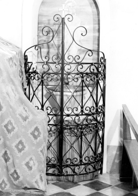 cancellata del fonte battesimale - bottega toscana (inizio sec. XX)