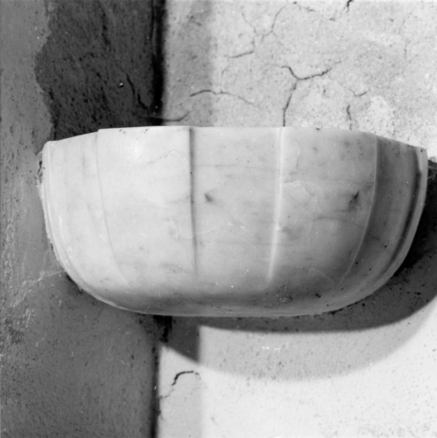 acquasantiera da parete - bottega toscana (sec. XVIII)
