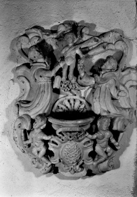 acquasantiera da parete - bottega apuo-versiliese (fine/inizio secc. XVII/ XVIII)