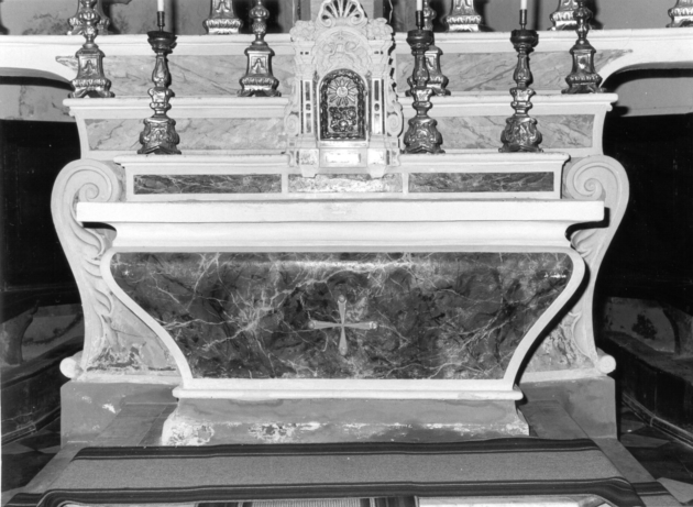 altare maggiore - bottega apuo-versiliese (fine/inizio secc. XIX/ XX)