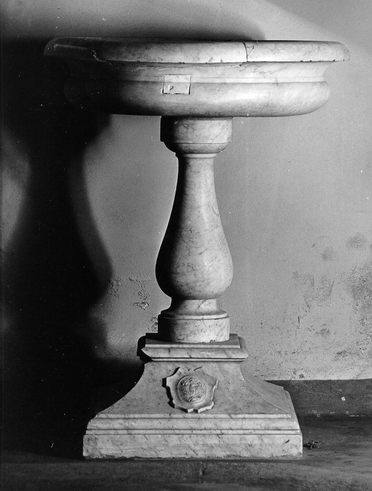 acquasantiera - ambito toscano (sec. XVII)