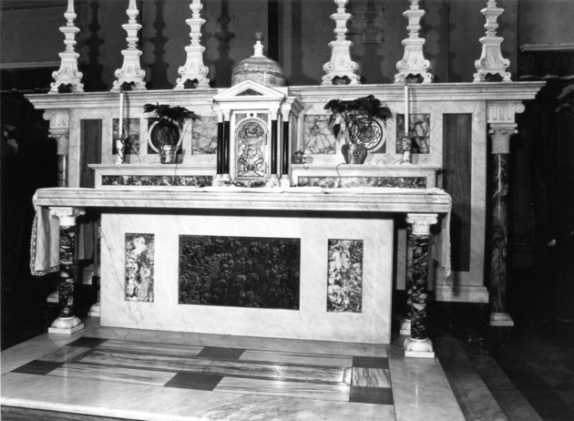 altare maggiore - ambito apuoversiliese (sec. XX)