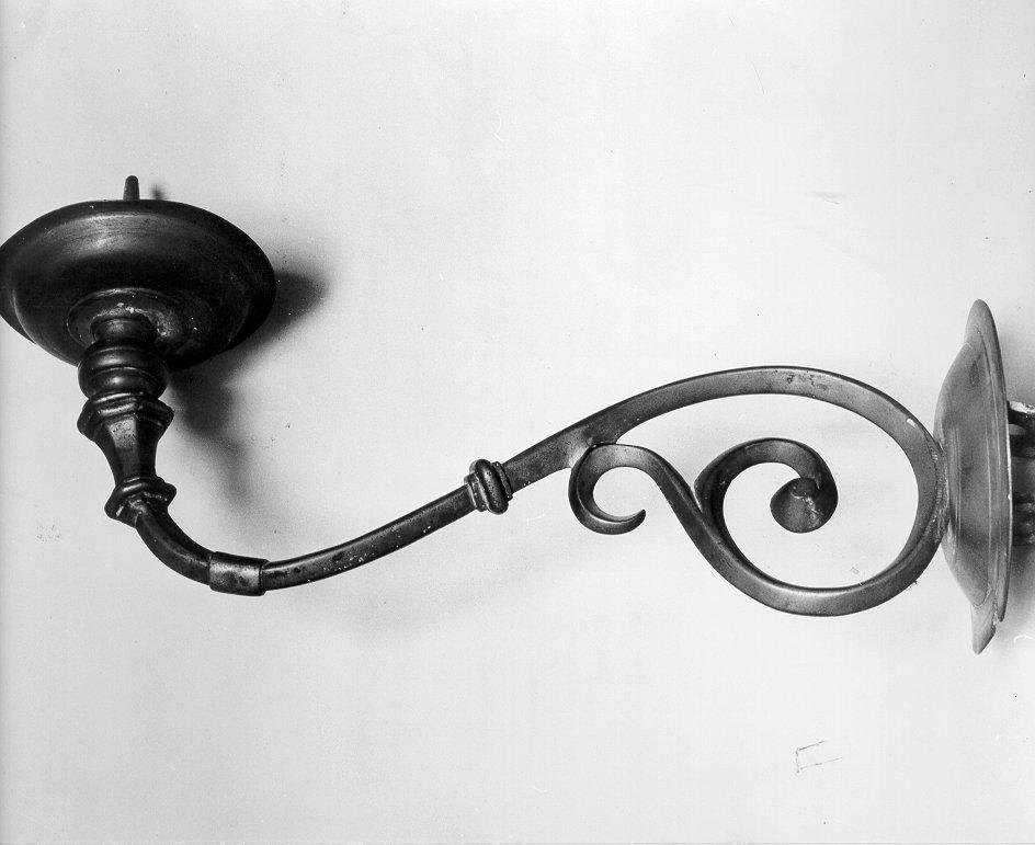 lume da parete di chiesa, serie - bottega italiana (secc. XVII/ XVIII)