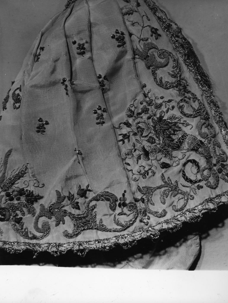 conopeo di pisside - manifattura italiana (sec. XVIII)