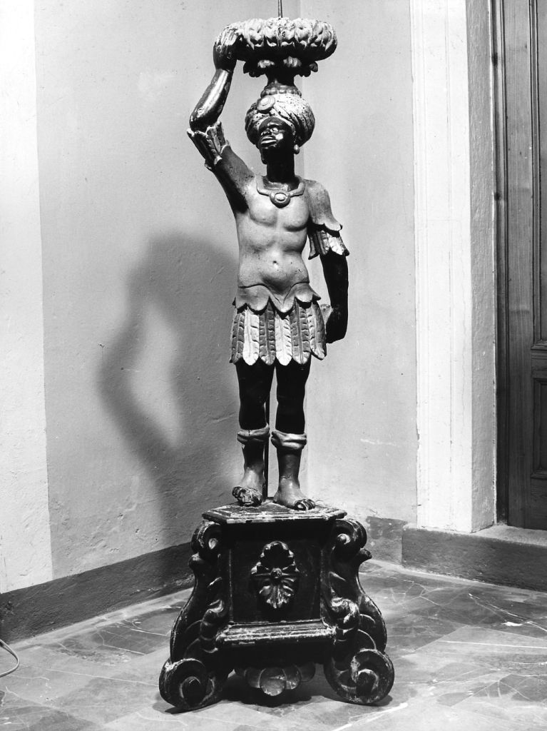 statuetta portacandelabro, serie - bottega italiana (sec. XVII)