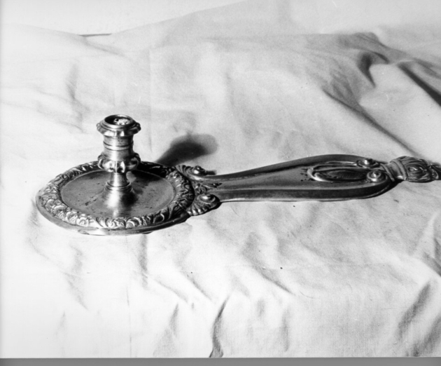 bugia - bottega italiana (prima metà sec. XIX)