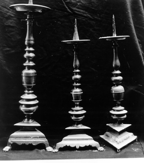 candeliere d'altare, serie - manifattura italiana (sec. XVII)