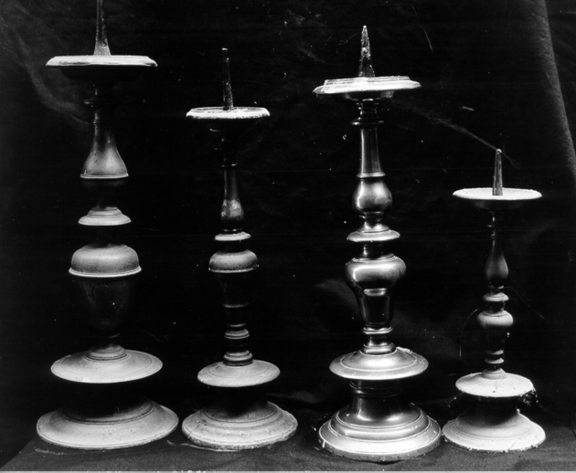 candeliere d'altare, serie - manifattura italiana (sec. XVII)