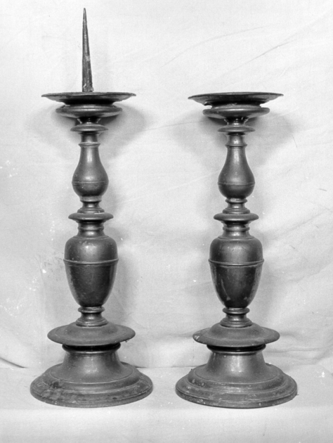 candeliere, serie - manifattura italiana (sec. XVII)