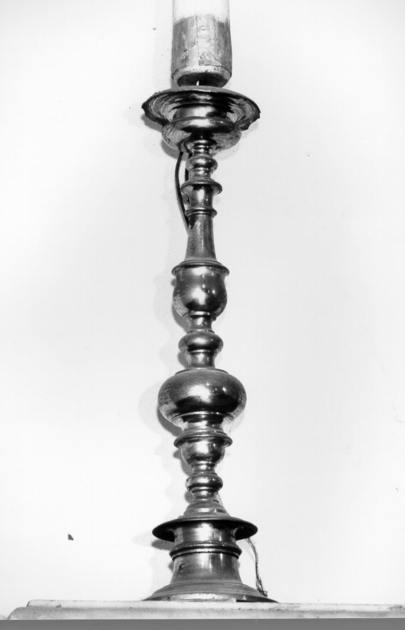 candeliere, serie - bottega toscana (fine/inizio secc. XVII/ XVIII)