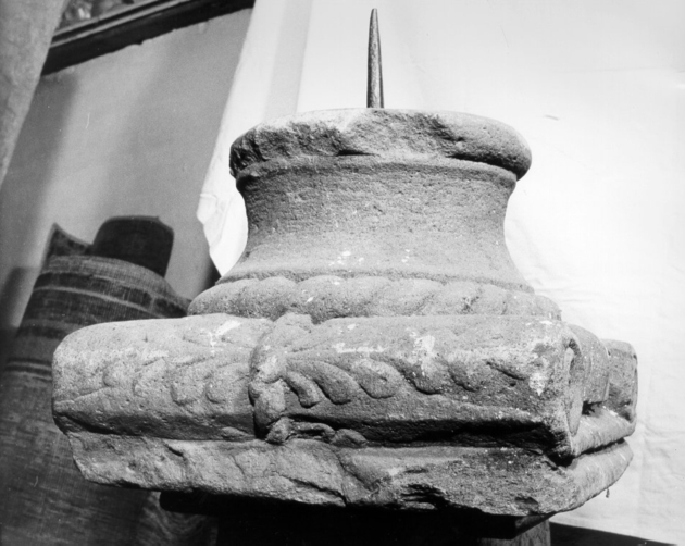 capitello, coppia - ambito toscano (secc. XV/ XVI)