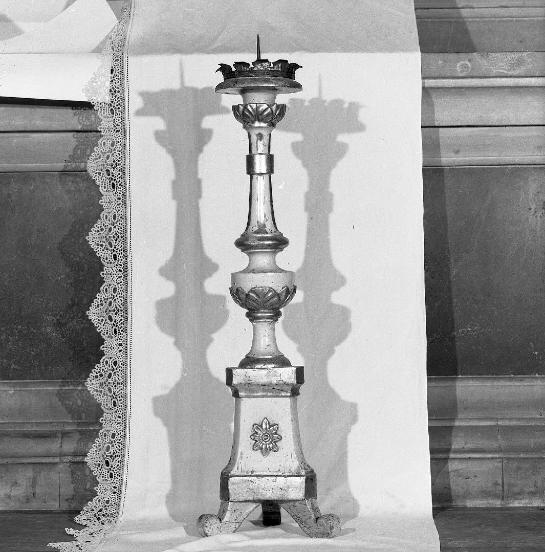 candeliere d'altare, coppia - bottega toscana (sec. XVIII)