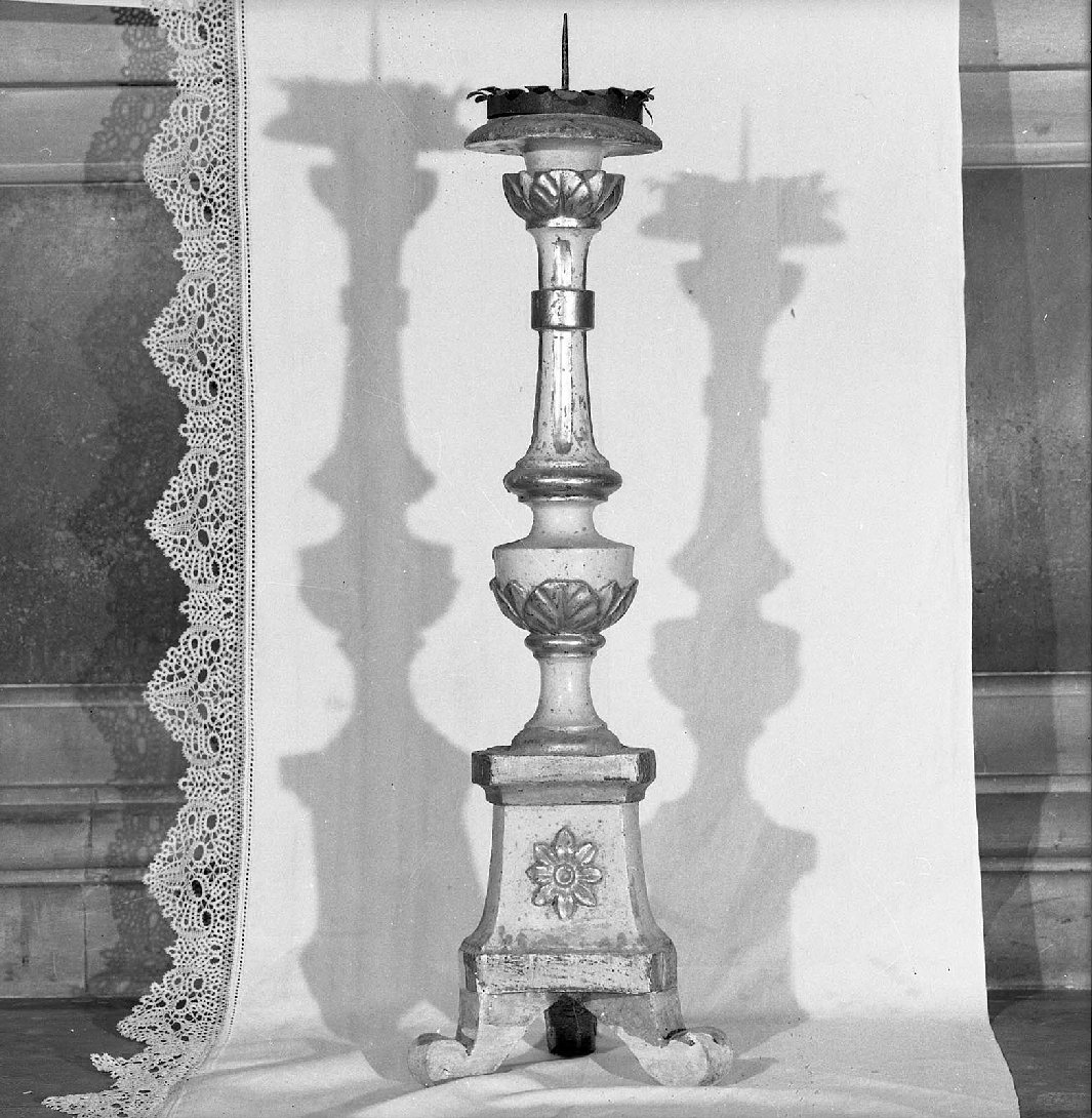 candeliere d'altare, serie - bottega toscana (sec. XVIII)