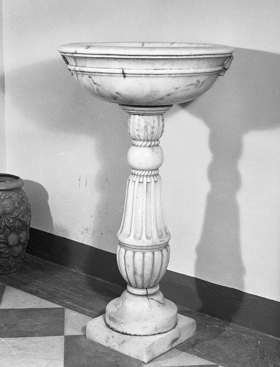 acquasantiera - a fusto, opera isolata - bottega toscana (sec. XV)