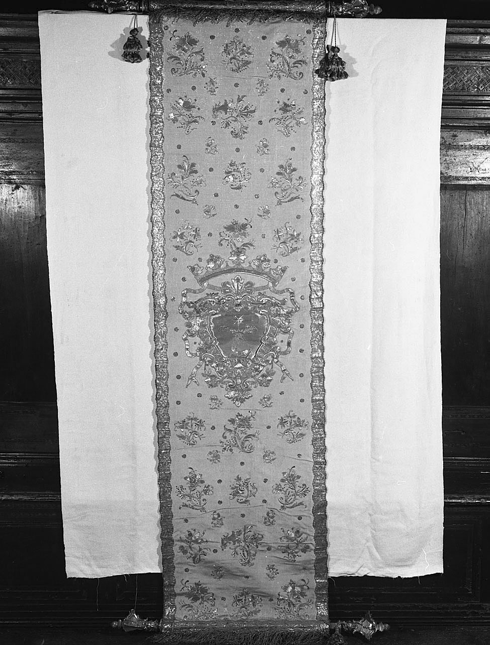 banda coprileggio, opera isolata - manifattura toscana (secc. XVII/ XVIII)