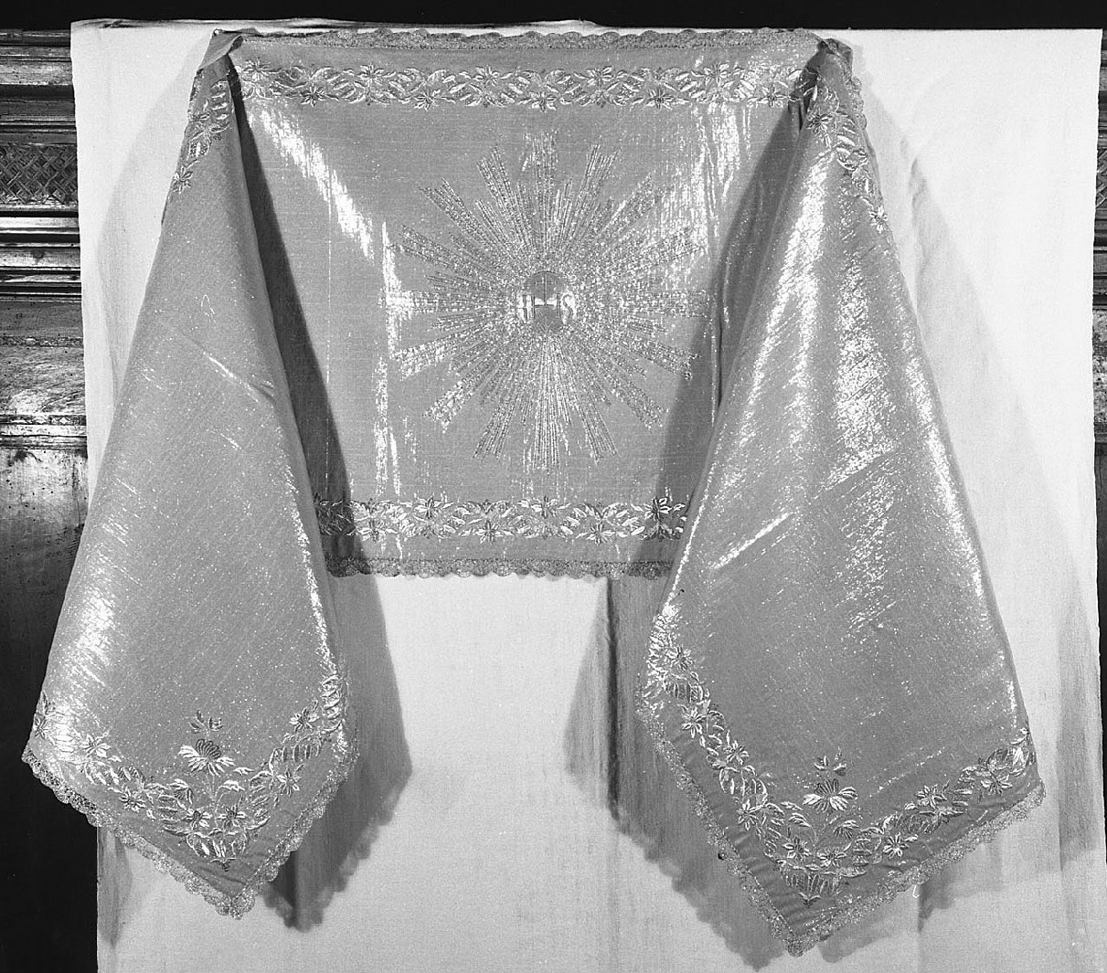 velo omerale, insieme - manifattura Italia centrale (sec. XVII)