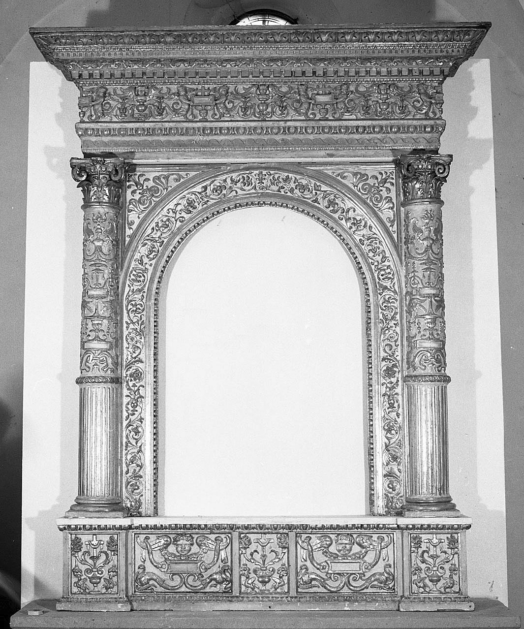 mostra architettonica d'altare, opera isolata - bottega toscana (sec. XVI)